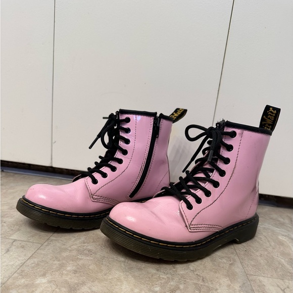 Dr Martens light pink patent leather boots - Picture 3 of 9